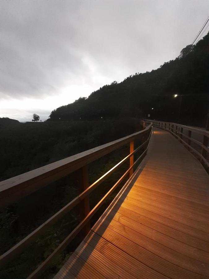 Chez Louise: Onde A Serra Beija O Ceu Lousã Zewnętrze zdjęcie